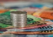Курс евро на Мосбирже впервые с февраля 2020 опустился ниже 69 рублей
