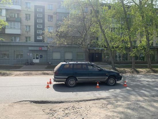 Школьница получила травмы под колесами иномарки в Новосибирске