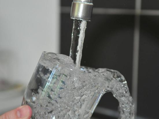 В Мариуполь начала поступать питьевая вода