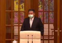 Председатель Государственного совета КНДР, генеральный секретарь ЦК Трудовой партии Кореи Ким Чен Ын впервые появился на публике в медицинской маске