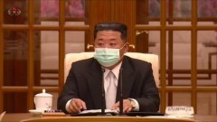 В КНДР обнаружили "Омикрон": появилось видео Ким Чен Ына в маске