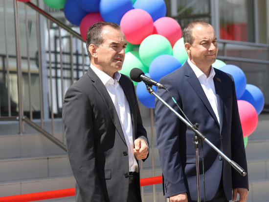 Вениамин Кондратьев и Юрий Бурлачко приняли участие в открытии спорткомплекса в Курганинском районе