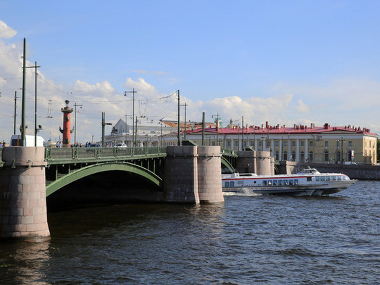 На Обуховском заводе сделают особые детали для Биржевого моста