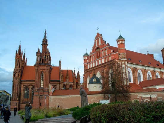Литва повесит замок на консульство в Петербурге