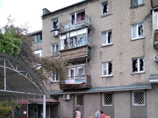 Жилые дома и поликлиника повреждены снарядами в Ясиноватой