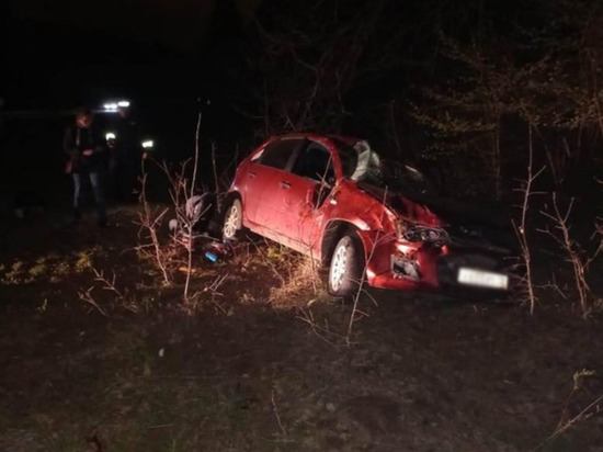 Водитель на Ладе перевернулся в кювет и погиб на автодороге Сарапул - Ижевск