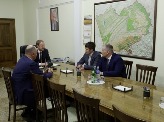 Губернатор встретился с новым главой налоговой службы Алтайского края Легостаевым