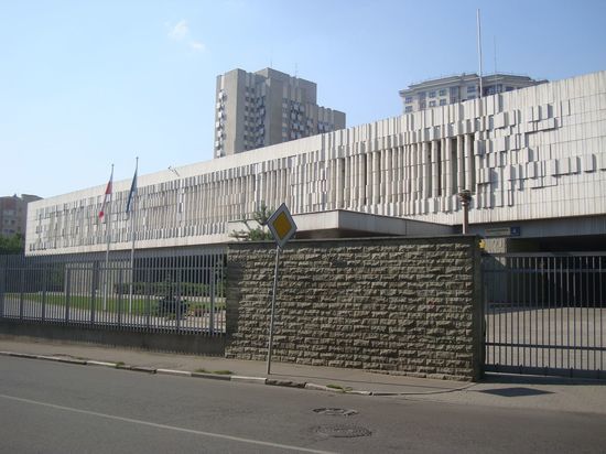 Россия заморозила счета посольства Польши в Москве