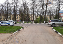 Накануне, днём 12 мая, на улице Московской города Новомосковска, 41-летняя автоледи за рулём иномарки "Nissan X-Trail" сбила 79-летнюю женщину