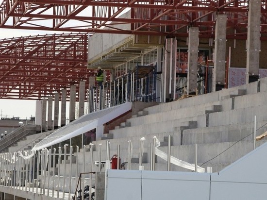 Строительство на стадионе «Витязь» в Вологде продолжается