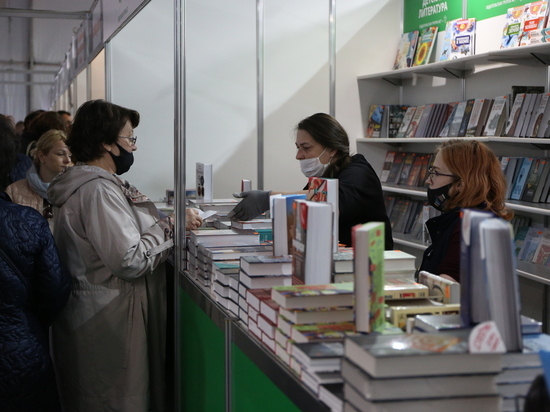 Петербуржцы смогут бесплатно посетить Книжный салон с 19 по 22 мая