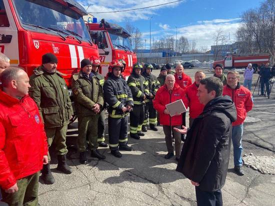 В Мурманской области в пожарные части приехали новые автомобили