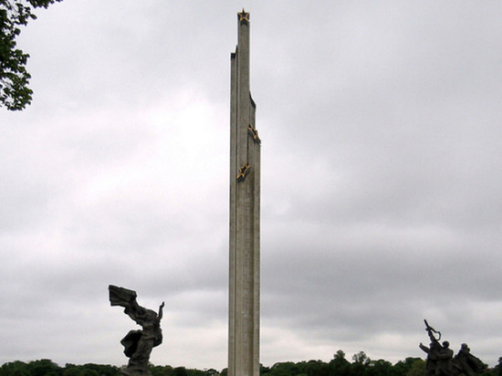 В Словакии осквернен памятник советским воинам - посольство