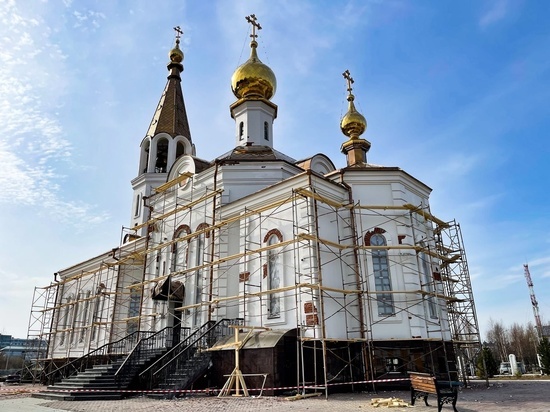 Новый забор и подсветка: храм реконструируют в Губкинском