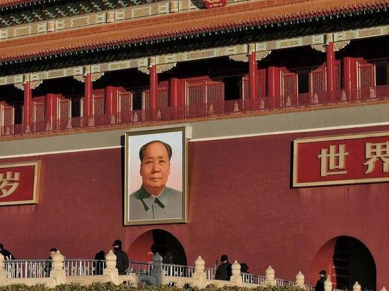 Продавшие свиток Мао Цзэдуна за $25 воры арестованы