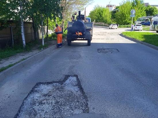 Ямочный ремонт второстепенных дорог начали в Ставрополе