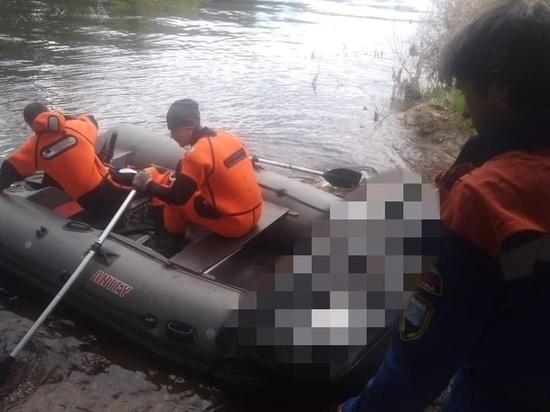 Бездыханное тело мужчины нашли в реке Оредеж