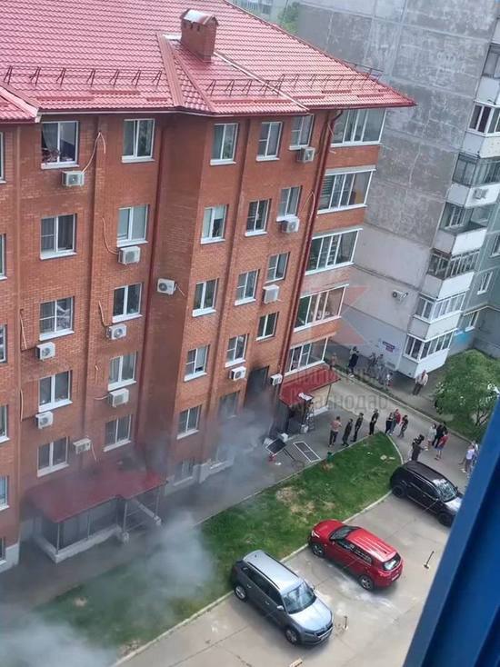В Краснодаре из-за пожара эвакуировали15 жителей пятиэтажного дома