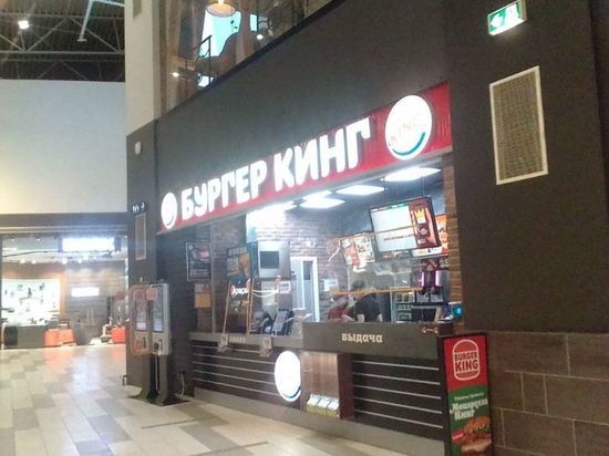 Жители Омска стали часто отменять банкеты в ресторанах