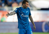 Нападающему ФК «Зенит» Артему Дзюбе не понравилось предложение клуба, согласно которому его зарплата понизится в три раза. Об этом сообщили РИА Новости.