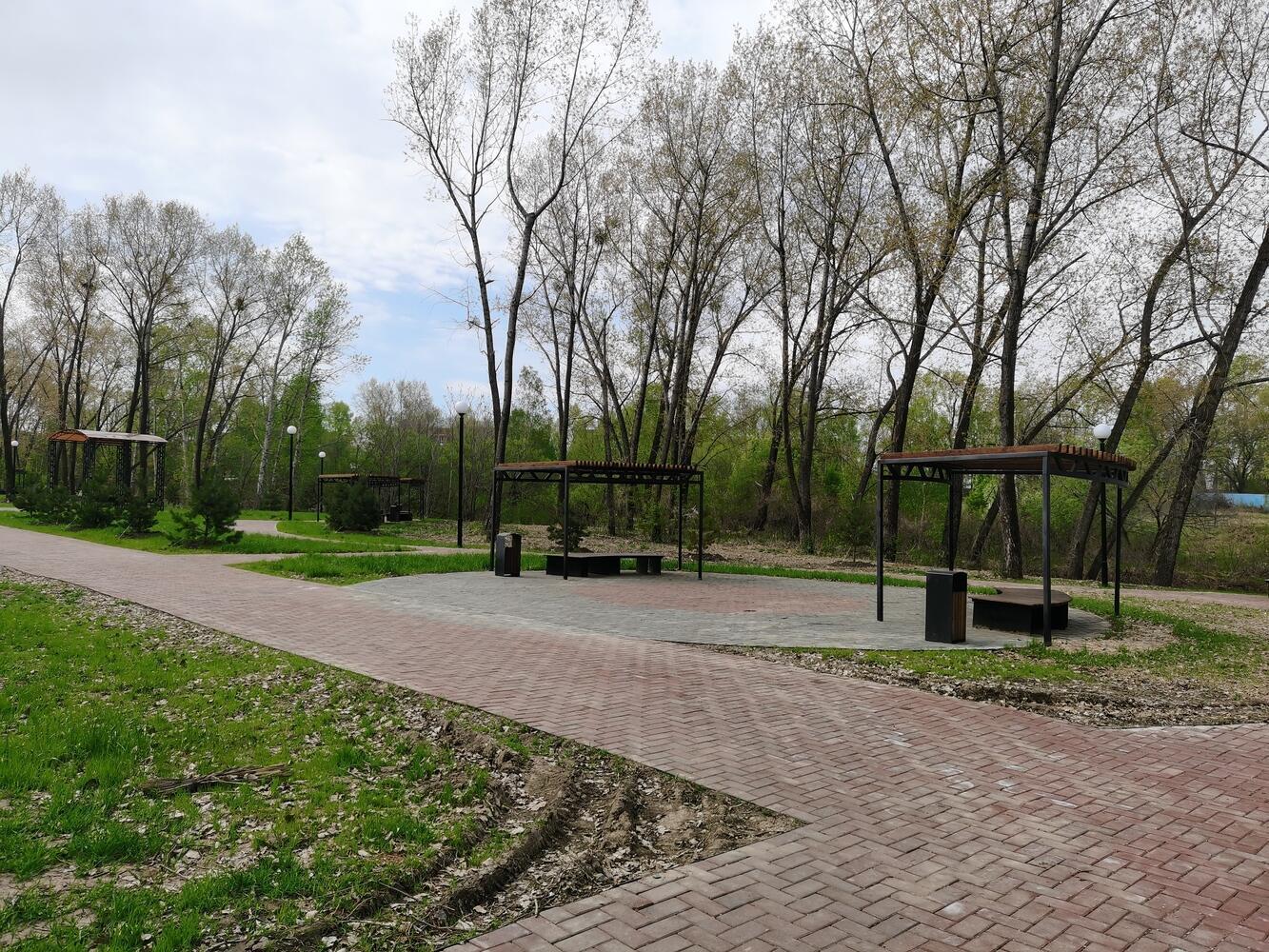 Грусть и тоска Хабаровска в «Сквере врачей»: фото