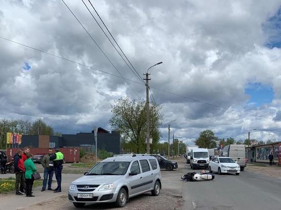 В Пскове водитель легковушки сбил молодого мотоциклиста