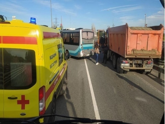 В Калининградской области в тройном ДТП пострадала пассажирка автобуса