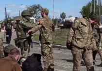 Министерство обороны России опубликовало кадры сдачи в плен боевиков запрещенного в РФ экстремистского националистического подразделения «Азов» в Мариуполе