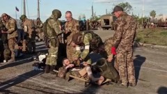 Опубликованы кадры пленных боевиков "Азовстали": оружие сложили 265 человек 