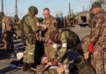 Специальный корреспондент Дмитрий Стешин несколько часов разговаривал со сдавшимися боевиками, сложившими оружие на заводе «Азовсталь» в Мариуполе