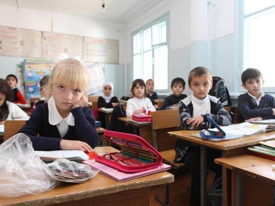 Заветное кресло: в селе Дагестана идет борьба за пост директора школы