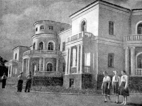 Ровно 85 лет назад в Петрозаводске открылся Дворец пионеров