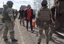 История с превращением бесславной сдачи в плен гарнизона «Азовстали» в украинском публичном пространстве в «перемогу» глубже, чем кажется
