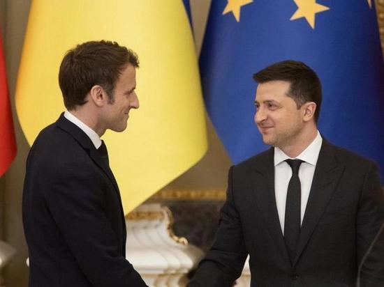 Макрон: заявку Украины на вступление в ЕС рассмотрят в июне