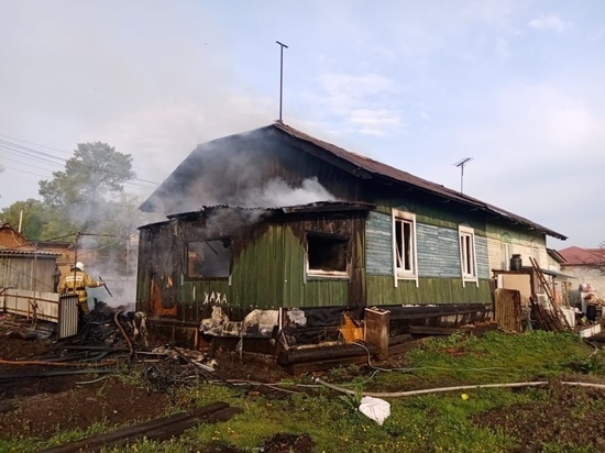 Во время пожара в поселке Пограничном пострадала молодая девушка