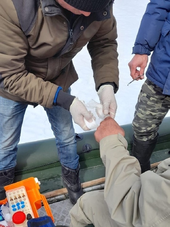 На Ямале в чуме, где плохо стало женщине, мужчина отрубил себе палец