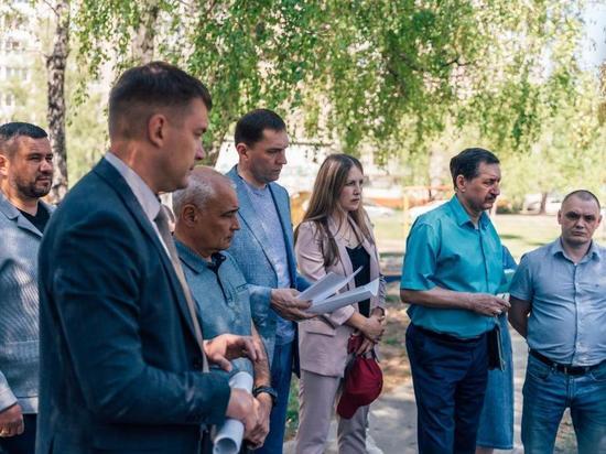 Депутаты из "Единой России" взяли на контроль ситуацию с тепловой магистралью на улице Связистов в Новосибирске