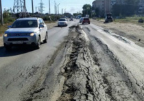 На очередной прямой линии губернатор Астраханской области Игорь Бабушкин отметил, что ремонт дорог стоит в повестке дня под номером один
