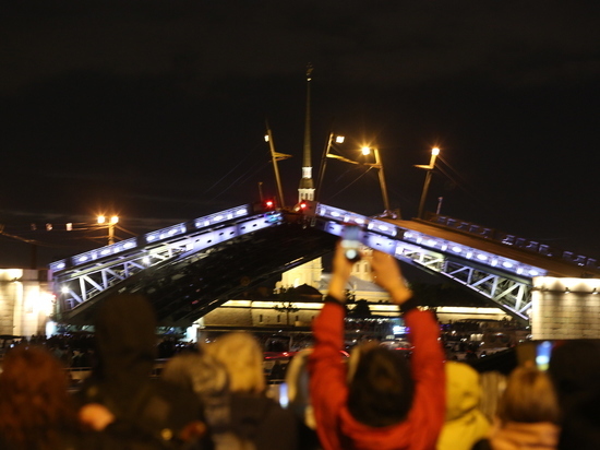 Дворцовый мост впервые за этот сезон «запоет» в ночь на 21 мая