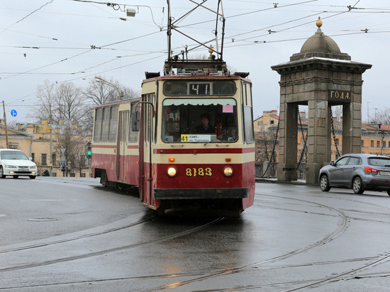 Современные трамваи в ретро-стиле выйдут на маршруты Петербурга в 2023 году