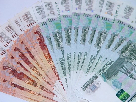 По 100 тысяч рублей с 19 мая: кто получит выплату от государства