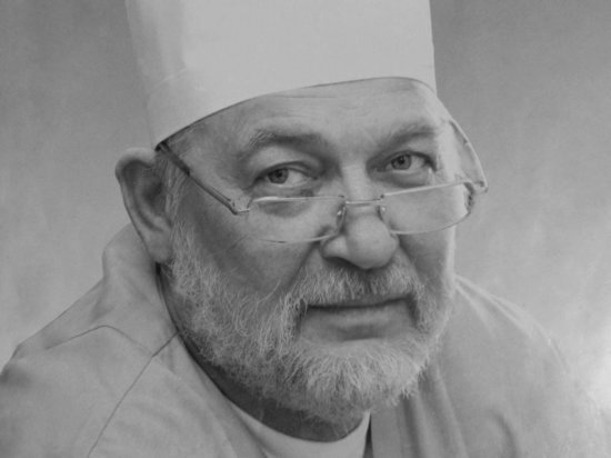 Умер известный омский гинеколог Александр Кортусов