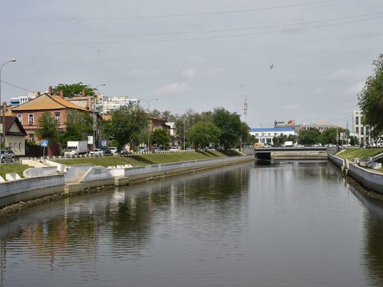 В астраханских каналах критический уровень воды