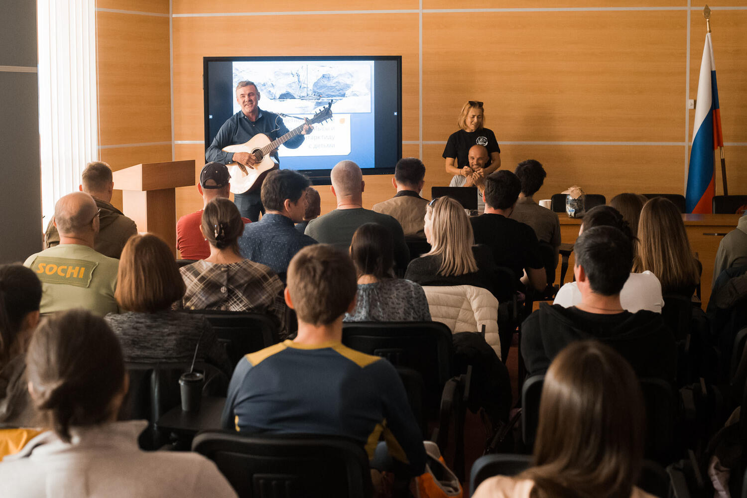 Семья россиян провела восемь с половиной лет в море: кадры из путешествий