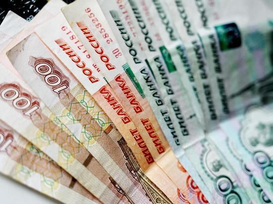 Петербуржцам задолжали 11 млн рублей по зарплате