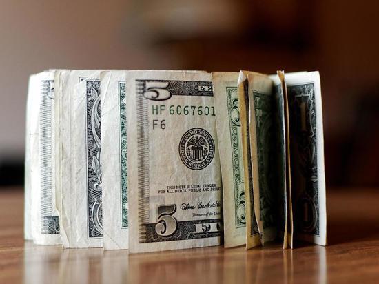 Доллар опустился ниже 60 рублей впервые с 2018 года