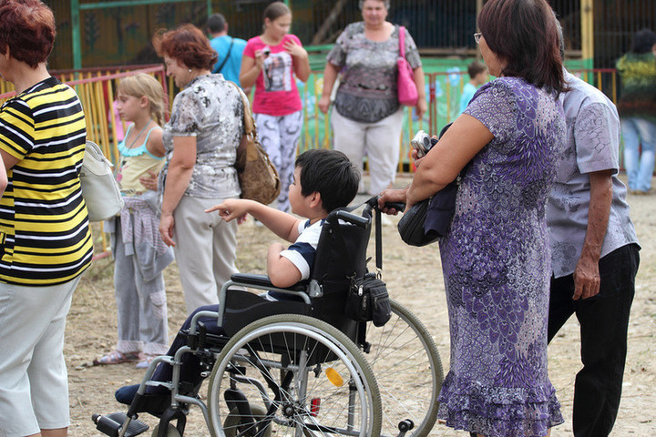 Костромские депутаты выступили с инициативой о дополнительных мерах поддержки родителей воспитывающих детей-инвалидов