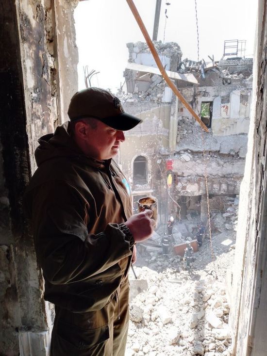 Доброволец с Ямала рассказал правду о взорванном драмтеатре в Мариуполе