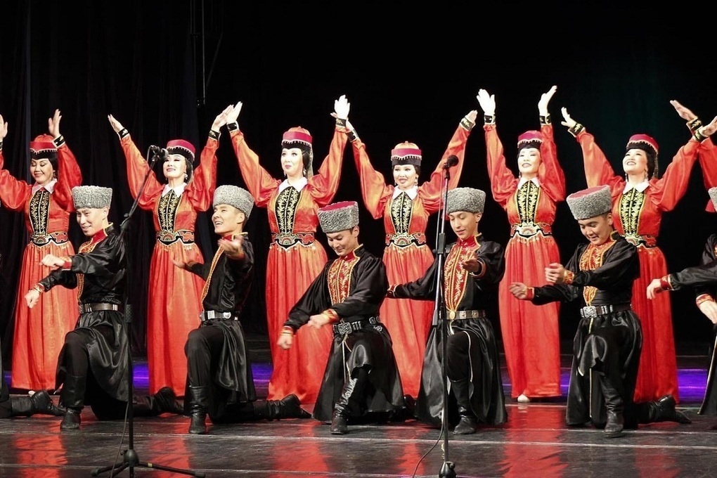 ансамбль тюльпанчик