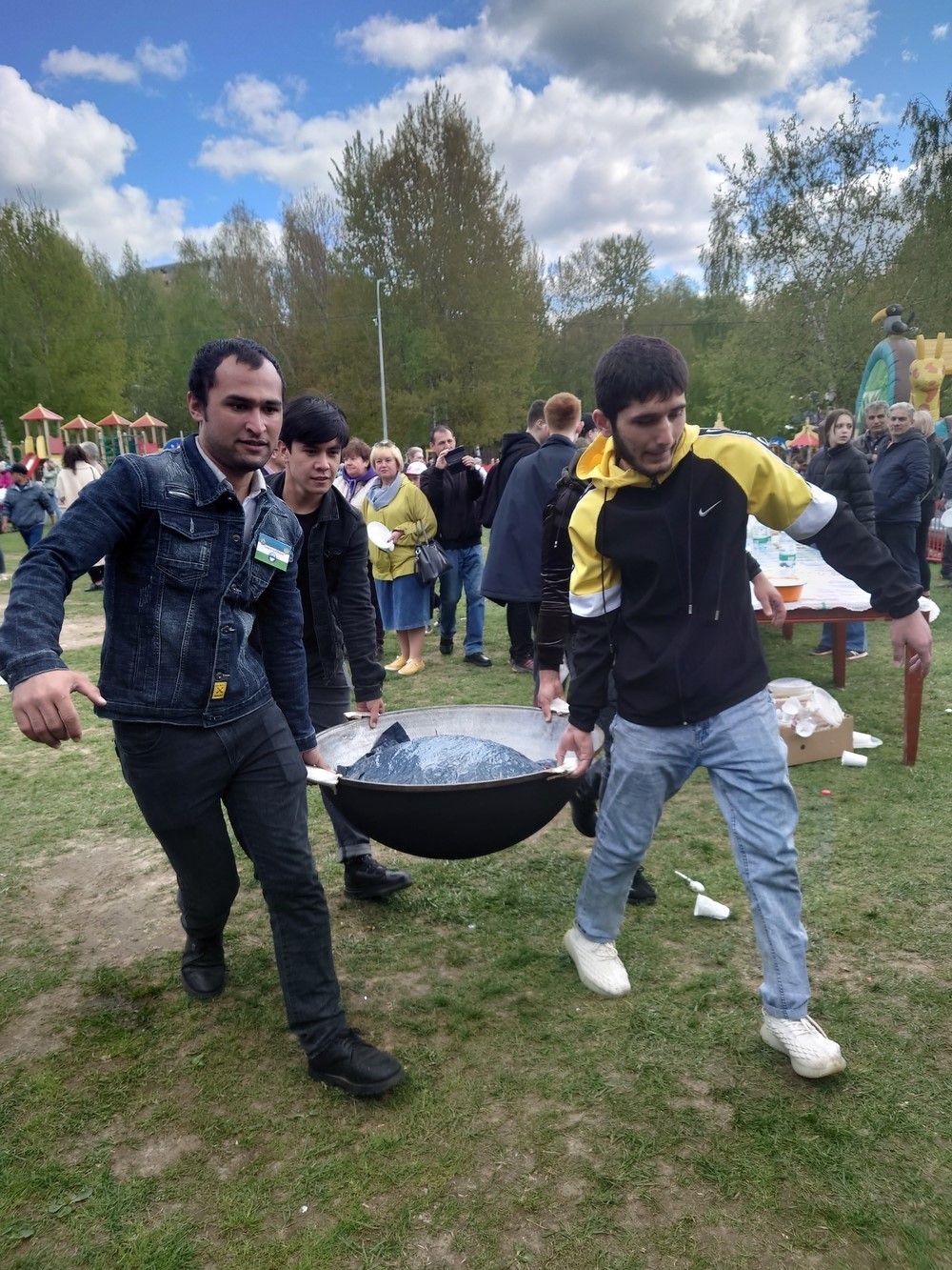 Во Владимире прошел Фестиваль плова, организованный Союзом узбеков